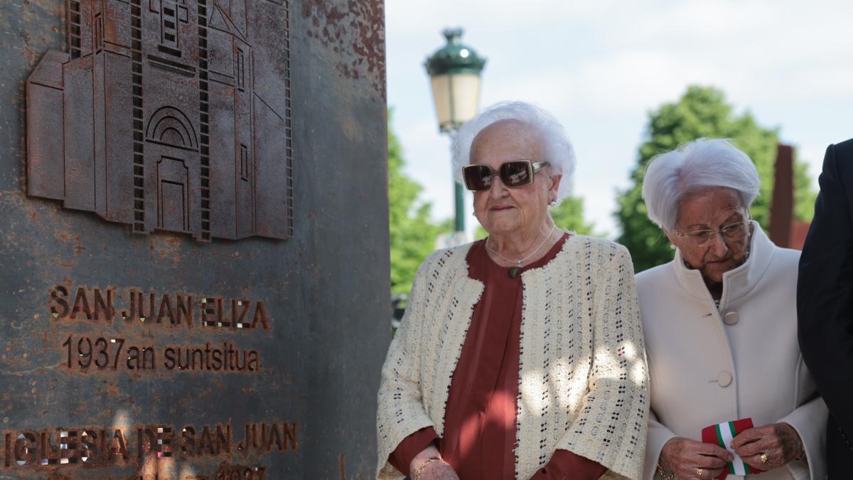 Gernika recuerda a sus víctimas y clama por la paz en el 89 aniversario del bombardeo
