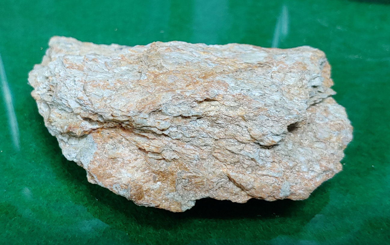 ‘신비의 광물’ 일라이트, 충북 영동군 일대 1억450만t  매장 확인