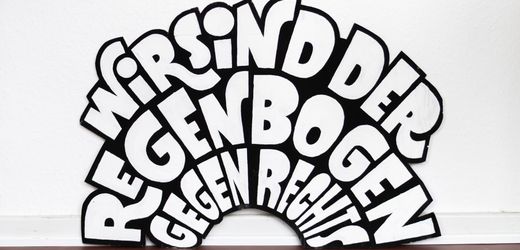 Demoschilder aus Designerinnenhand: »Dann soll es wenigstens ein bisschen witzig sein«