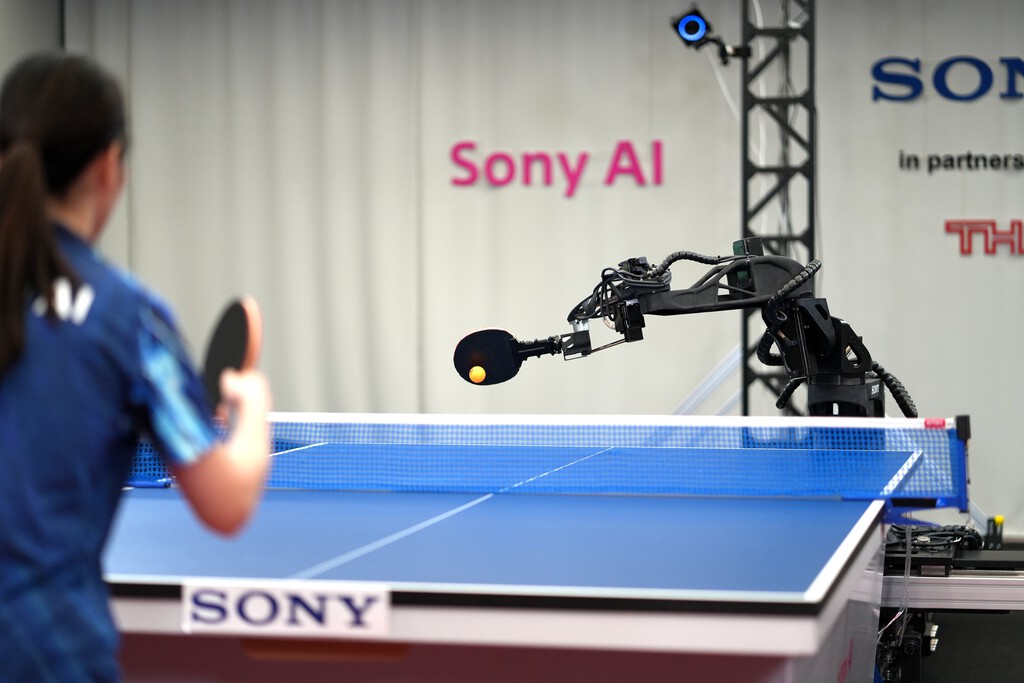 Ya teníamos asumido que la IA y los robots eran superiores a los humanos en el ajedrez. Ahora también lo son al ping-pong