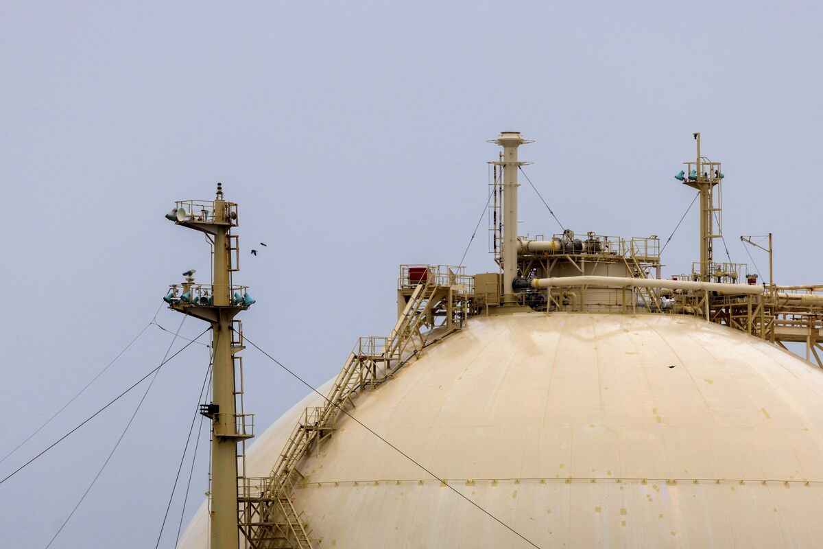 First LNG Export Since Iran War Appears to Exit Hormuz