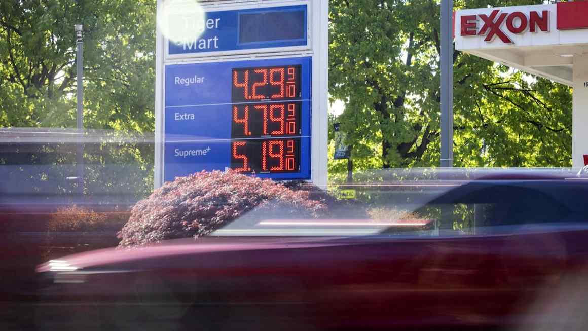 US motorists skimp at the pump as Iran war keeps petrol prices high