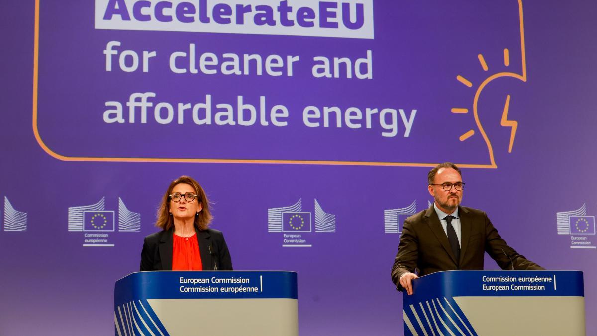 Bruselas coordinará las reservas energéticas para evitar problemas de suministro en Europa