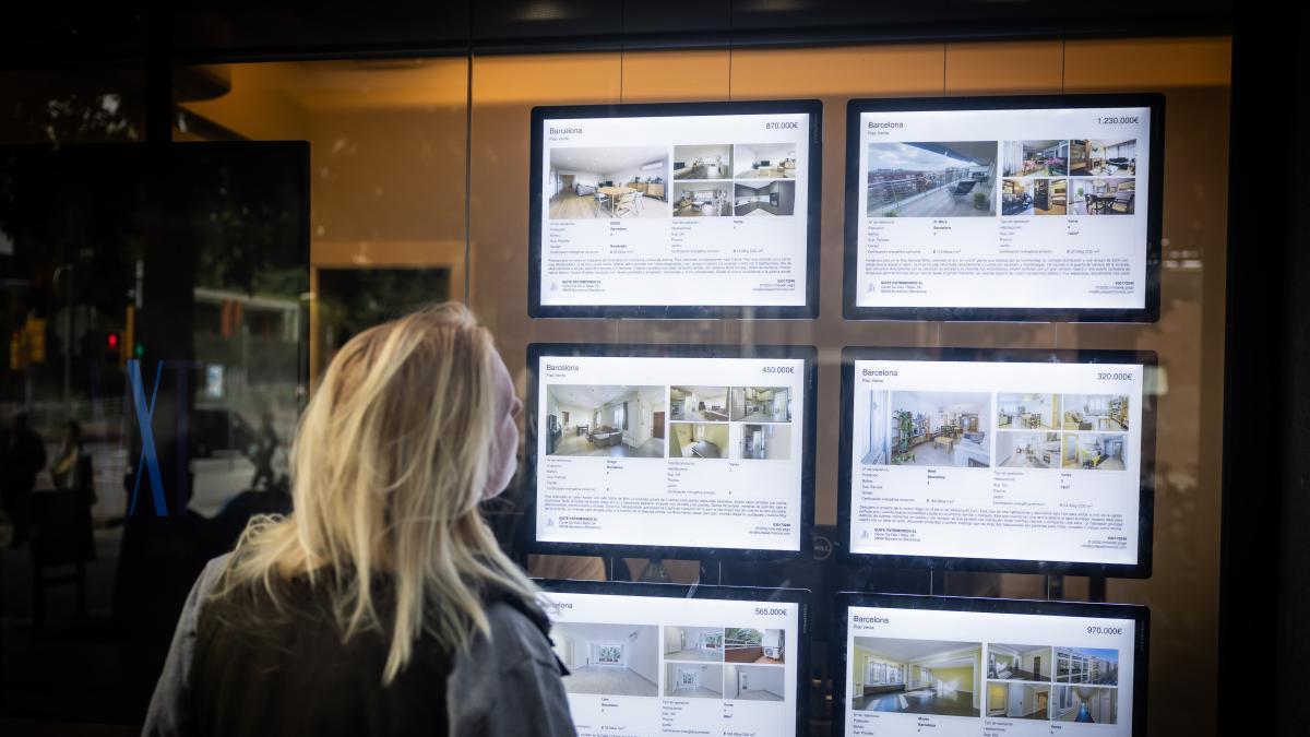 Vivienda ofrece a Junts y PNV bonificar el IRPF a caseros que congelen el alquiler