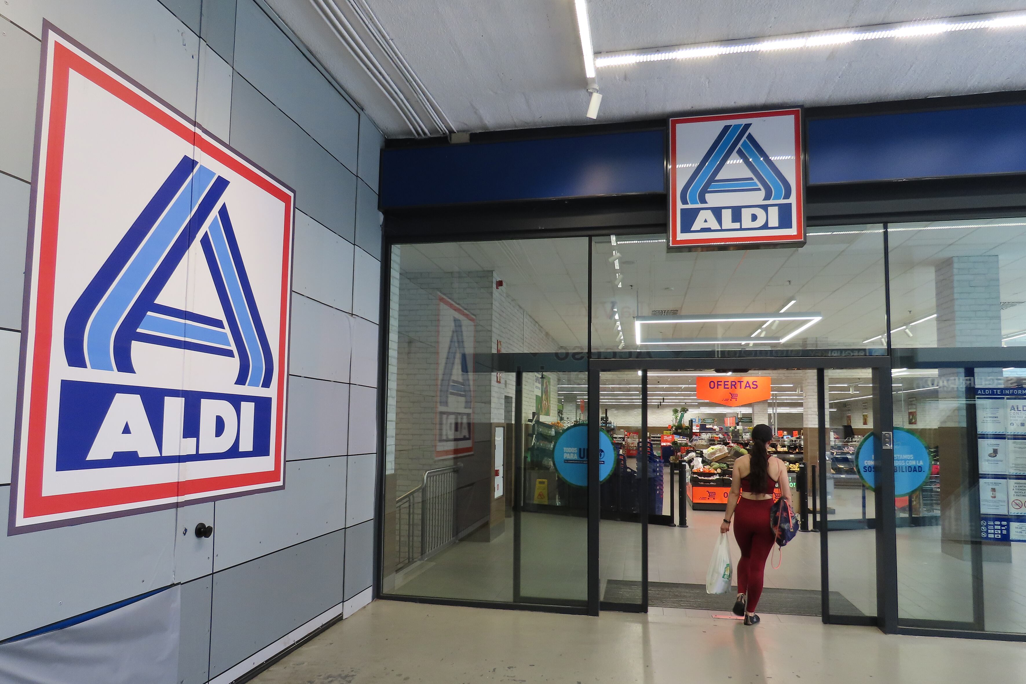 Aldi supera los 2.000 millones de facturación en España y vuelve a beneficios
