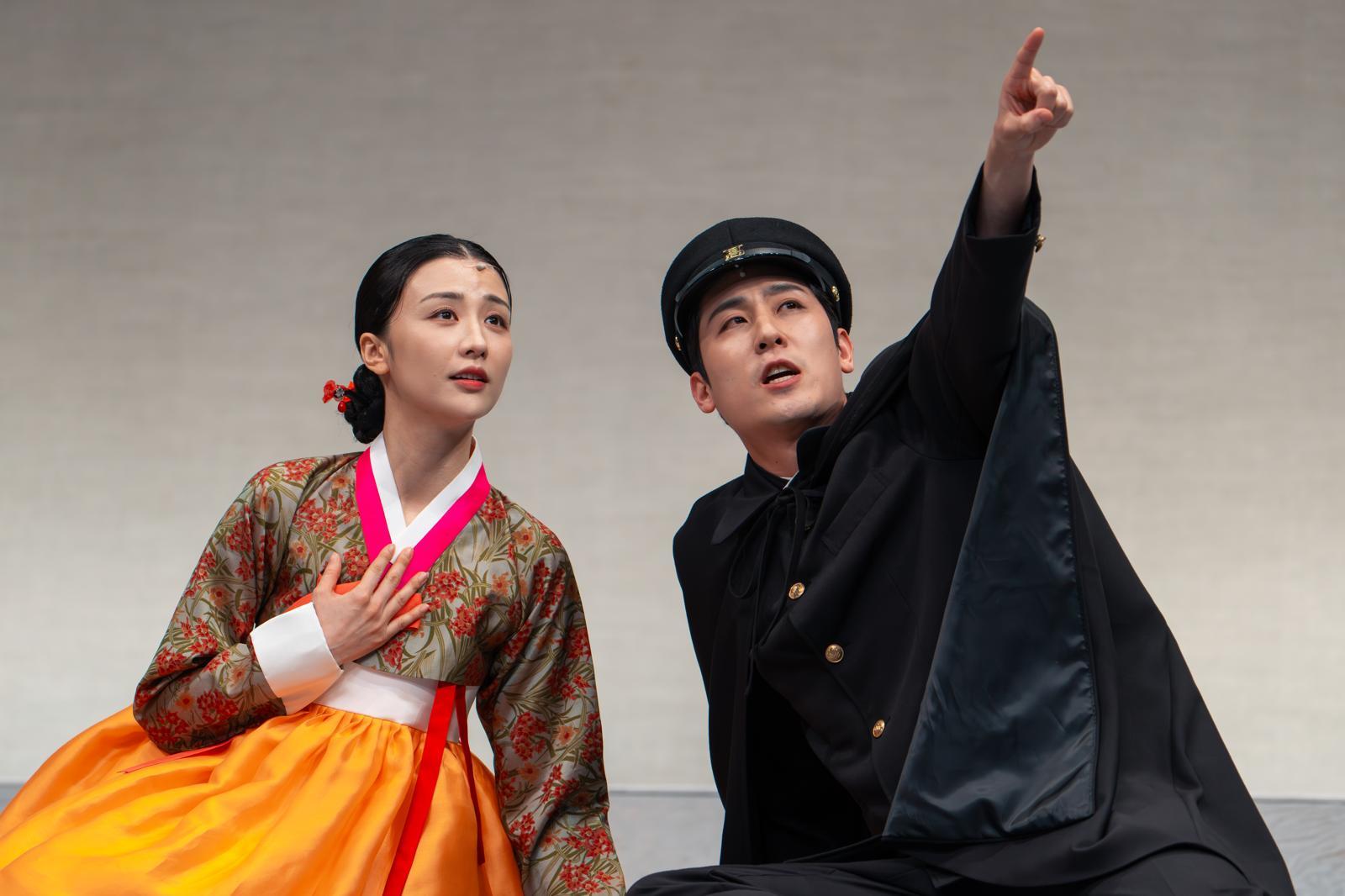 ‘홍도’가 돌아왔다… 신파는 담백하게, 恨은 그대로