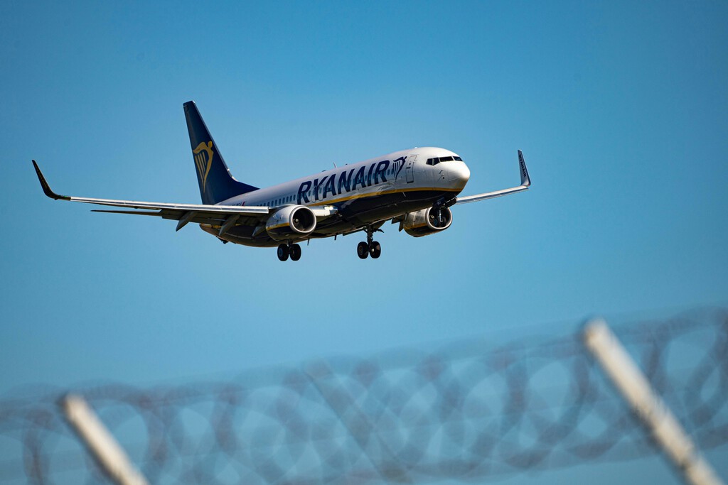 Si la pregunta es si Ryanair va a cancelar vuelos por la crisis del combustible, la respuesta es simple: aeropuertos españoles