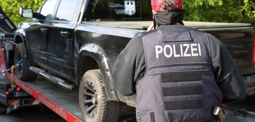 Herbert Reul zu Hells-Angels-Razzia: Besitztümer im Wert von bis zu 2,5 Millionen Euro gesichert