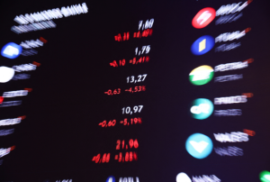 Índice de ADRs brasileiros fecha em queda; Vale e Petrobras têm baixa