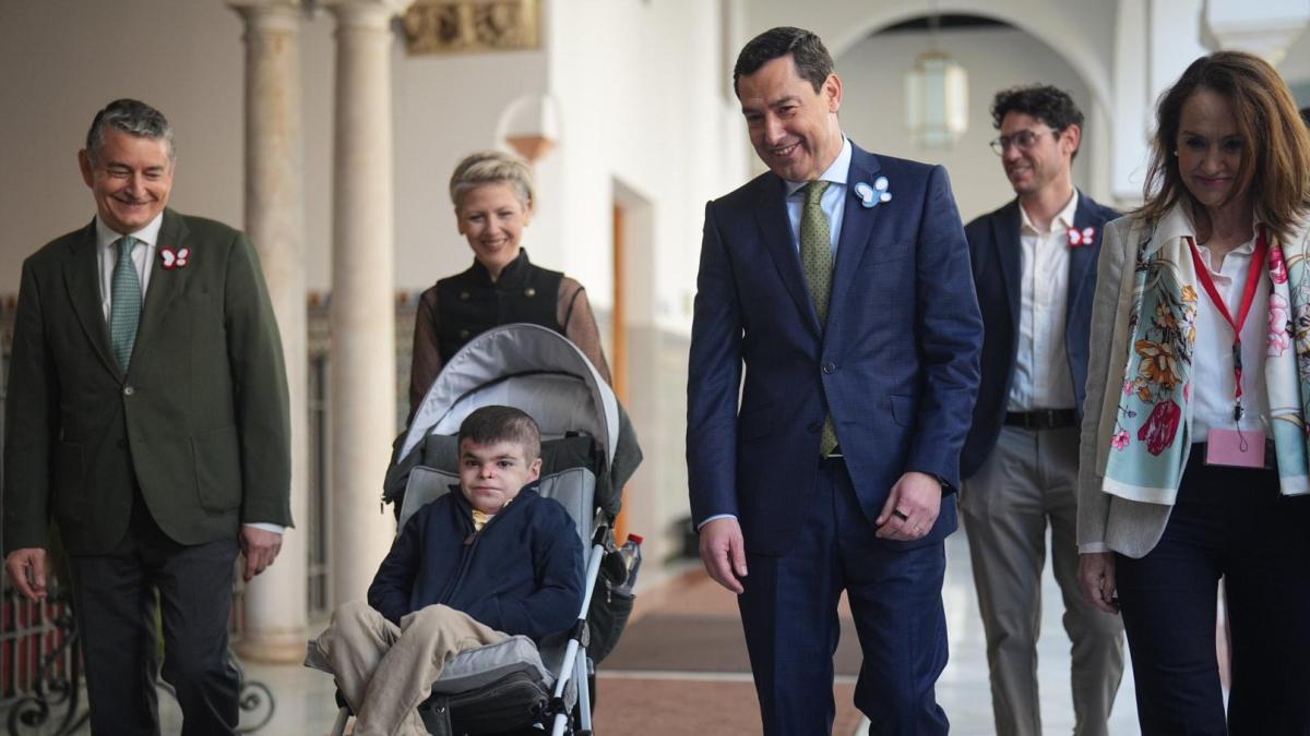Dos jóvenes andaluces, primeros en España tratados de piel de mariposa con terapia génica