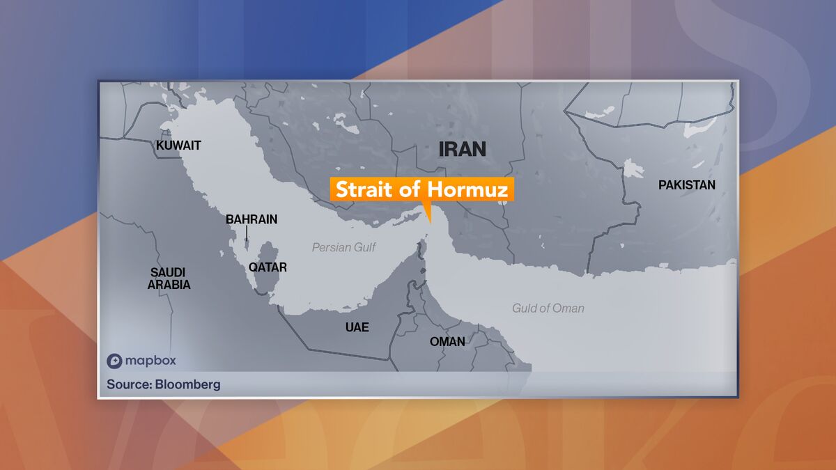 Blockade Standoff Keeps Traffic in Strait of Hormuz Near Zero