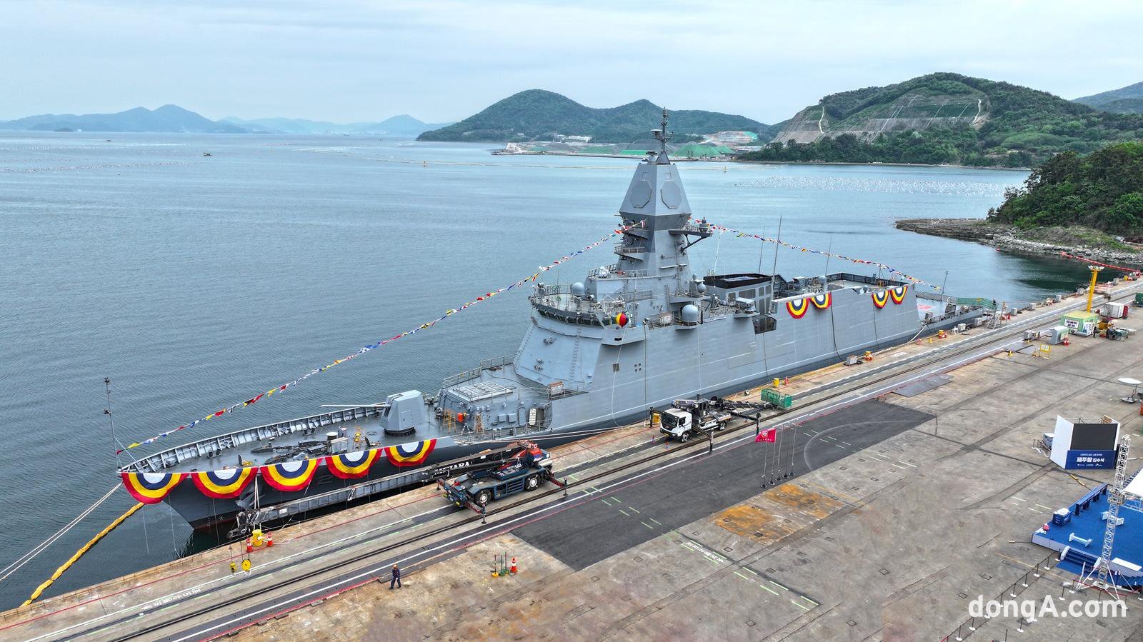 SK오션플랜트, 3600톤급 해군 신형 호위함 ‘제주함’ 진수… “품질·납기 경쟁력 입증”