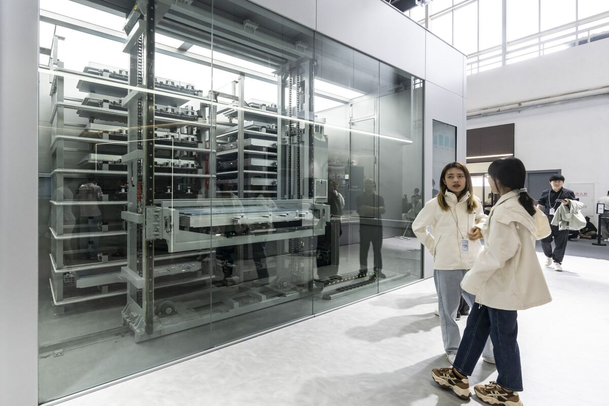 Millennium, NBIM Are Said to Invest in CATL’s $5 Billion Share Sale