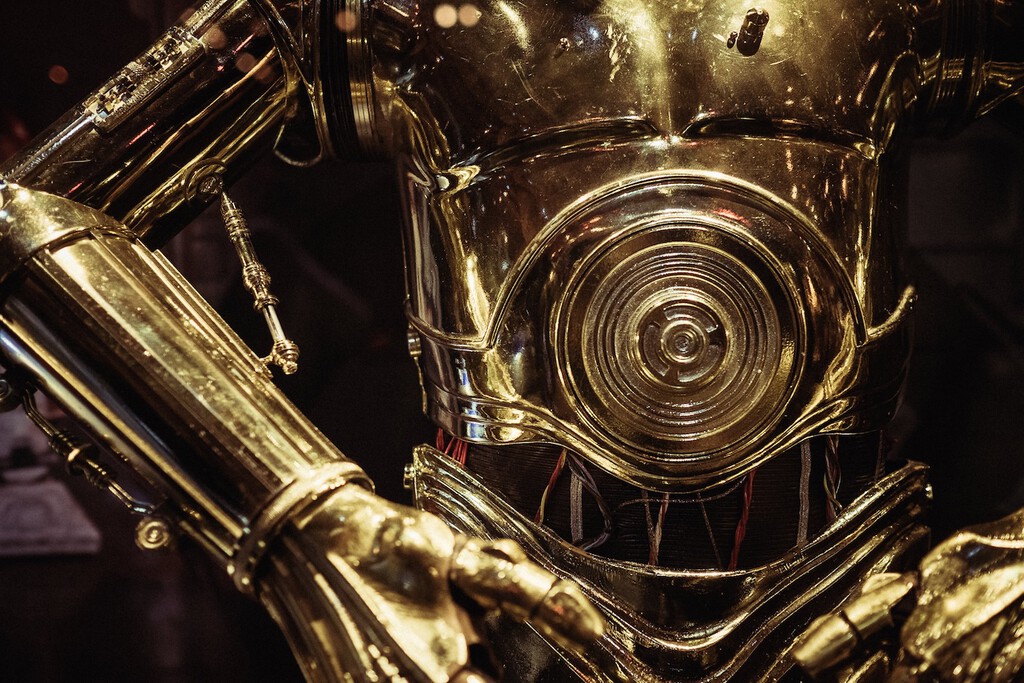 El objeto de coleccionismo más perturbador de Star Wars es un cromo con un C-3PO superdotado en un baño de aceite