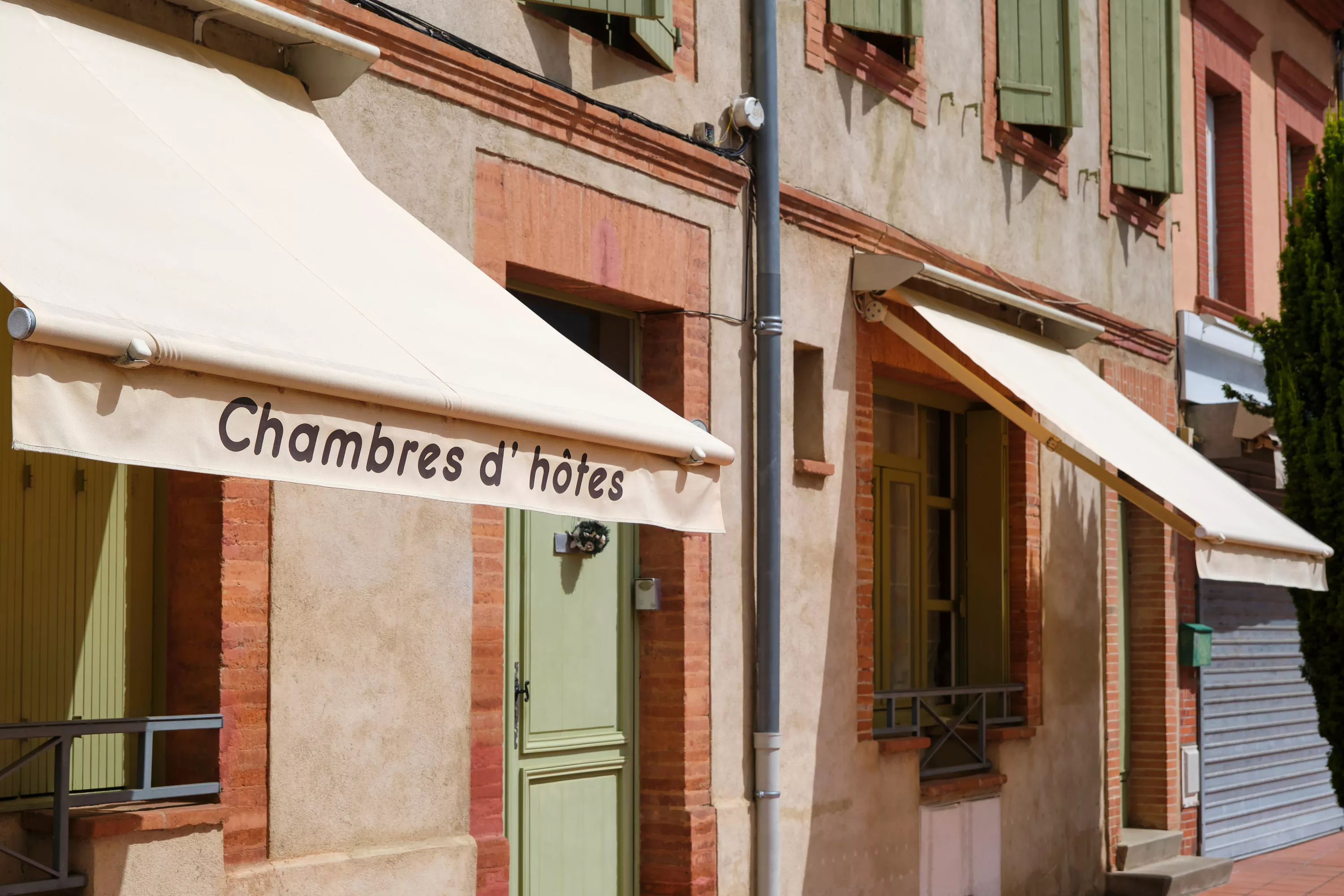 Hausse des prix des carburants, réorganisation des vols, inflation : les vacances d’été des Français sous contraintes, selon une étude