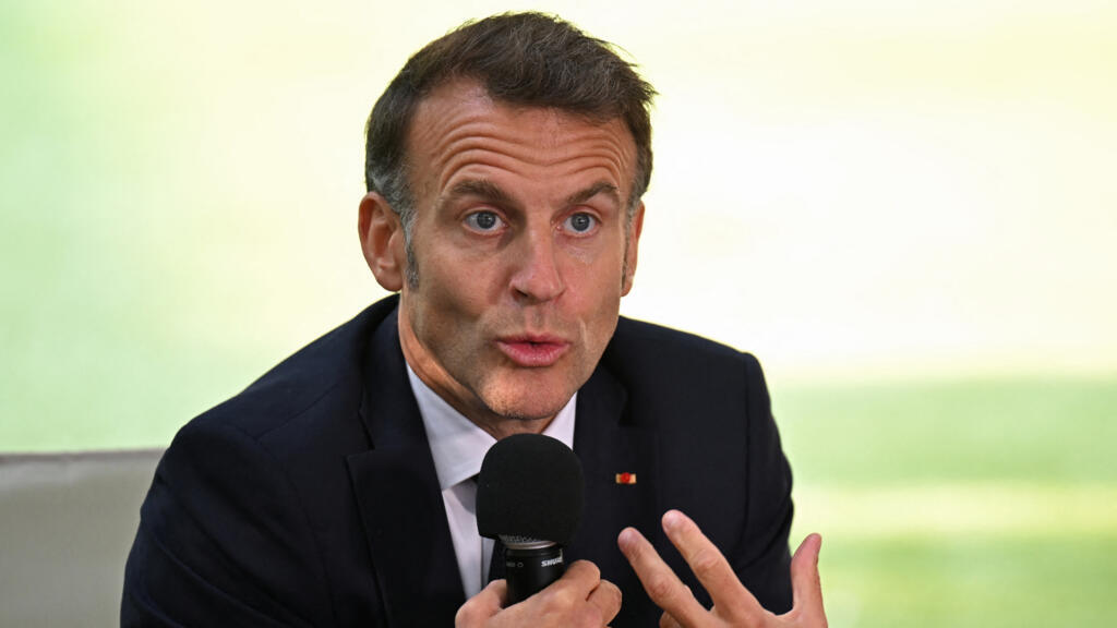 Liban-Israël : les pays de la région doivent participer aux négociations, plaide Macron