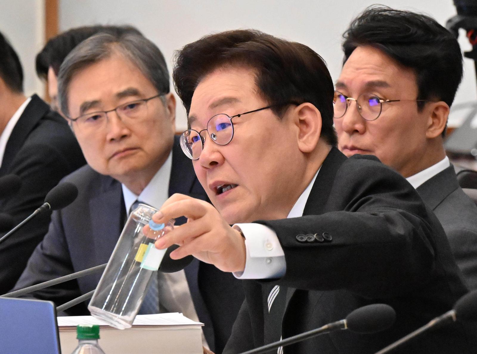 李 “韓 군사력 세계 5위…왜 외국군대 없으면 안된다는 불안감 갖나”