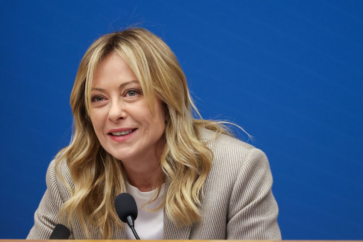 Italy’s Meloni Backs Housing Access Plan as Election Nears