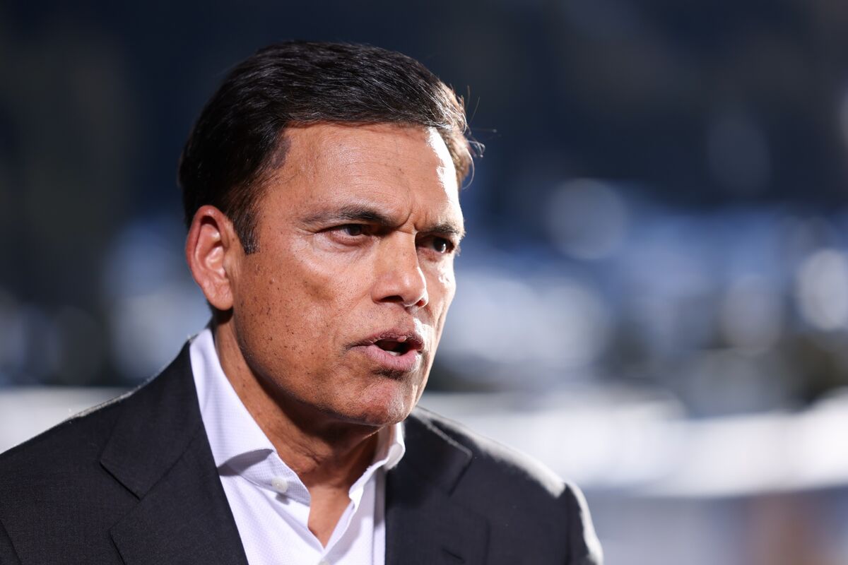 JSW Motors Plans to Open Own Showrooms Before India Car Debut