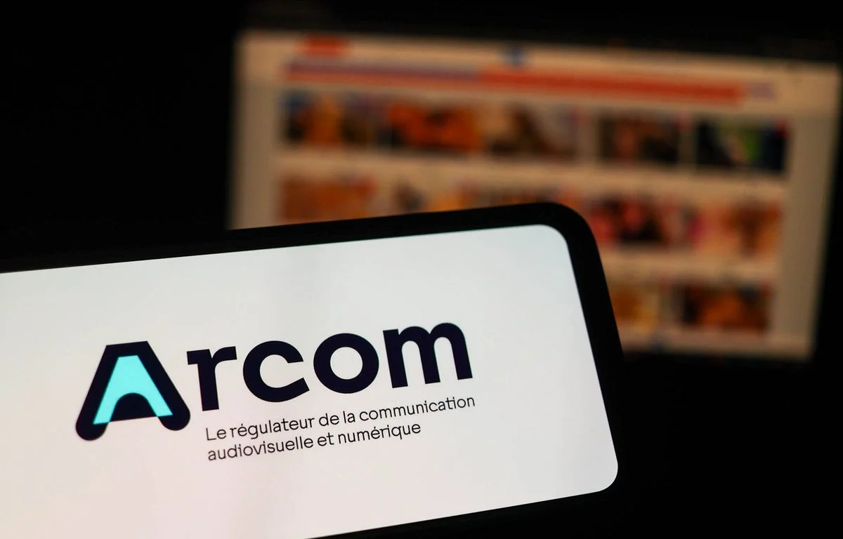 Piratage d’œuvres : Pourquoi le dispositif de l’Arcom, basé sur des avertissements, est retoqué par le Conseil d’Etat