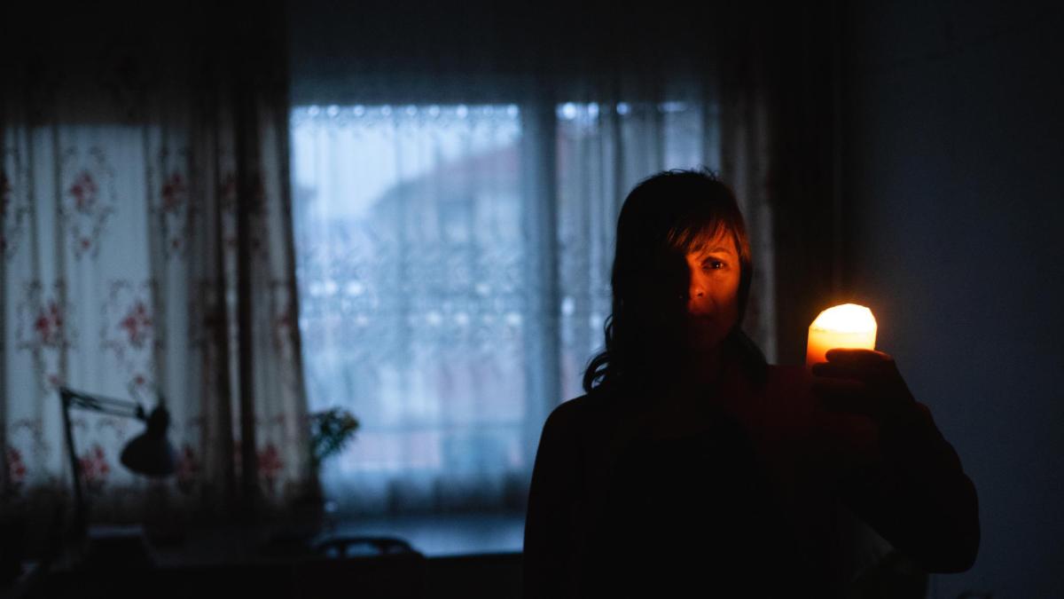 El apagón emite luz