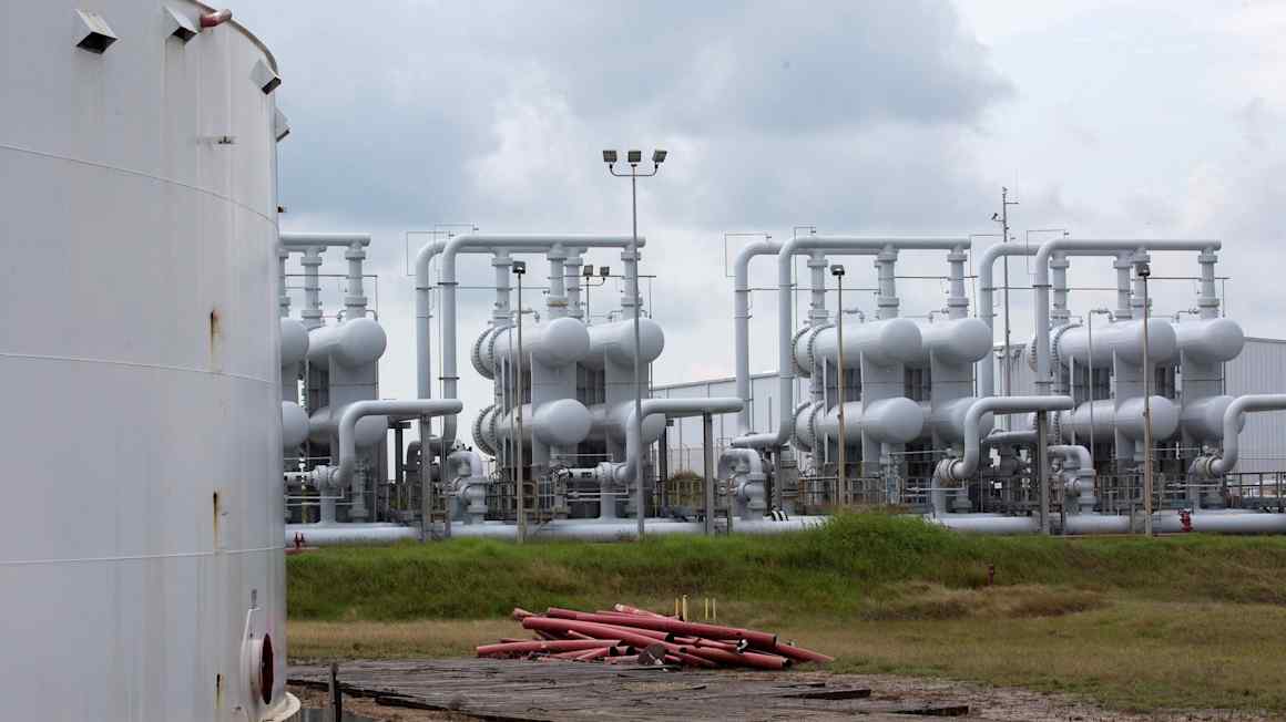 Goldman Sachs raises oil price forecast as war disruption drags on