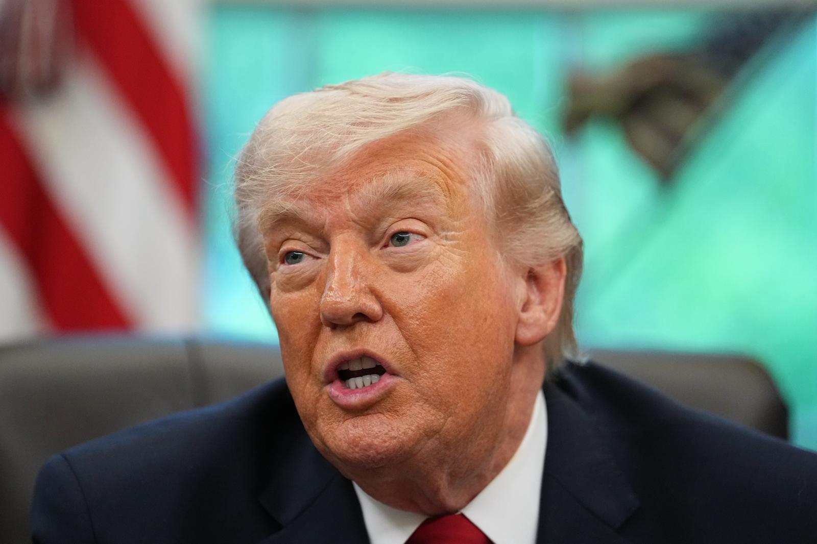 트럼프 “해상봉쇄가 폭격보다 효과적…이란, 숨막힌 돼지처럼 질식”