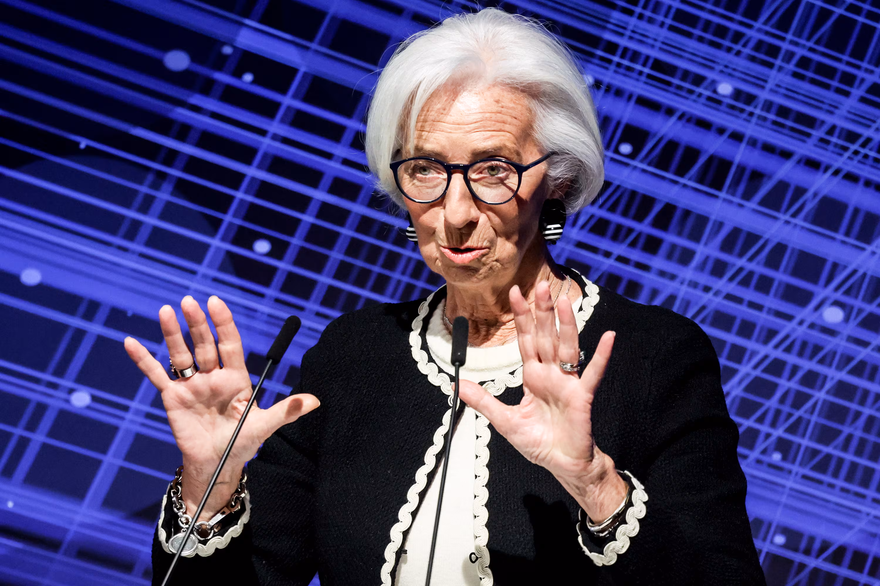 Los bancos centrales huyen de la precipitación pese a la escalada inflacionista