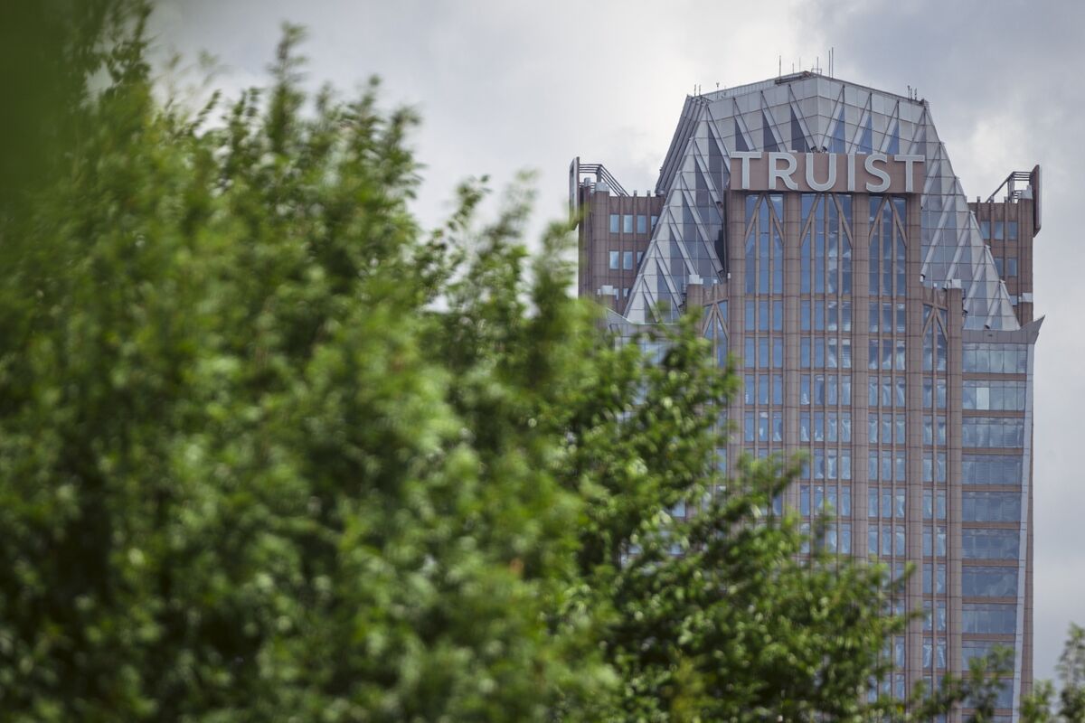 Truist Loses Trio of Veteran Traders From Municipal Bond Team