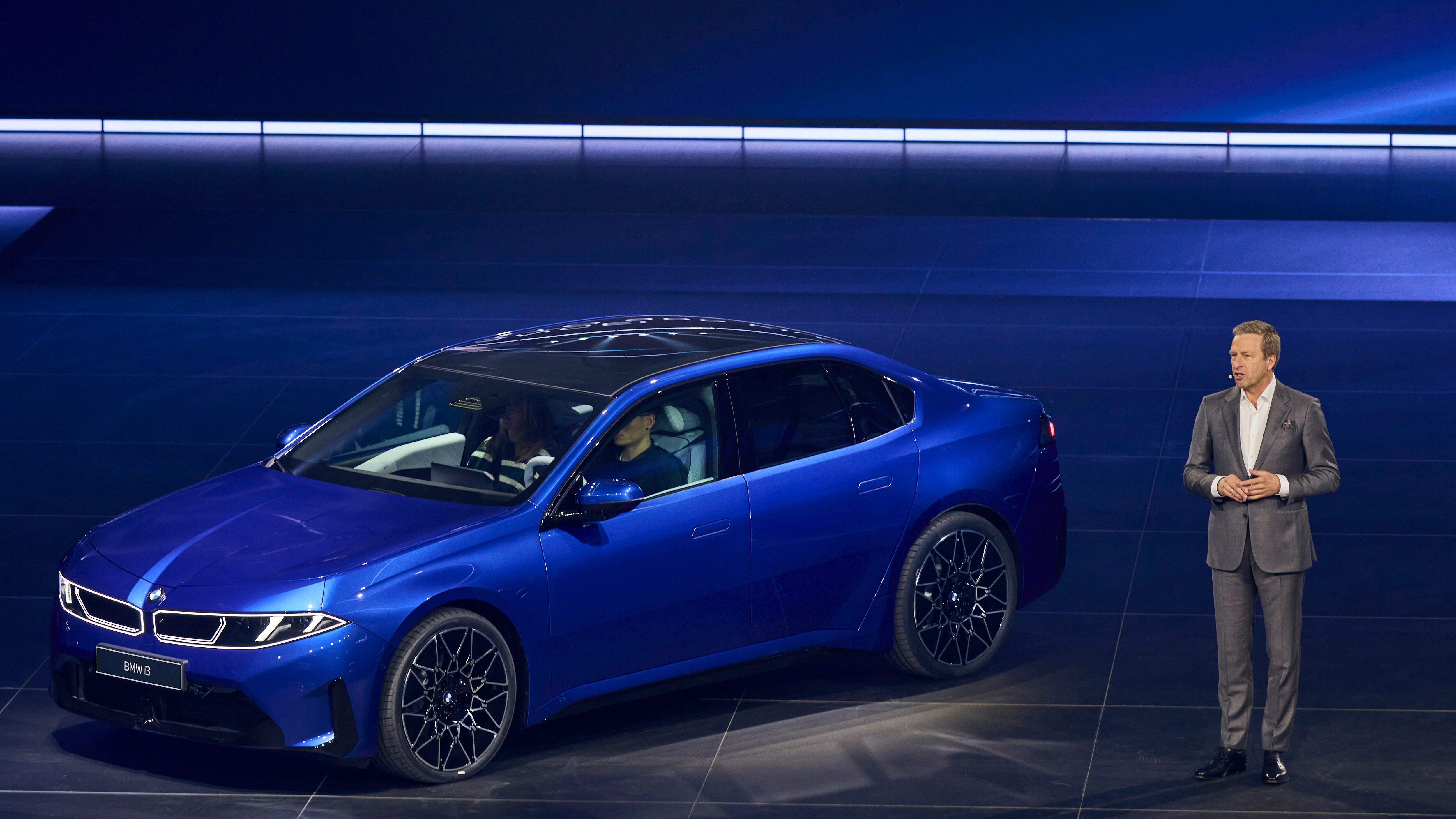 LG엔솔, BMW 뚫었다... 10조원어치 배터리 공급