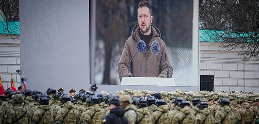 Ukraine: Präsident Wolodymyr Selenskyj will Soldaten deutlich höheren Sold zahlen
