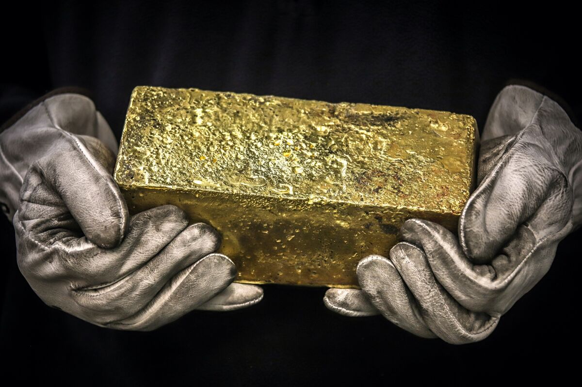 Gold Steadies as Dollar Weakens on Reports of Yen Intervention