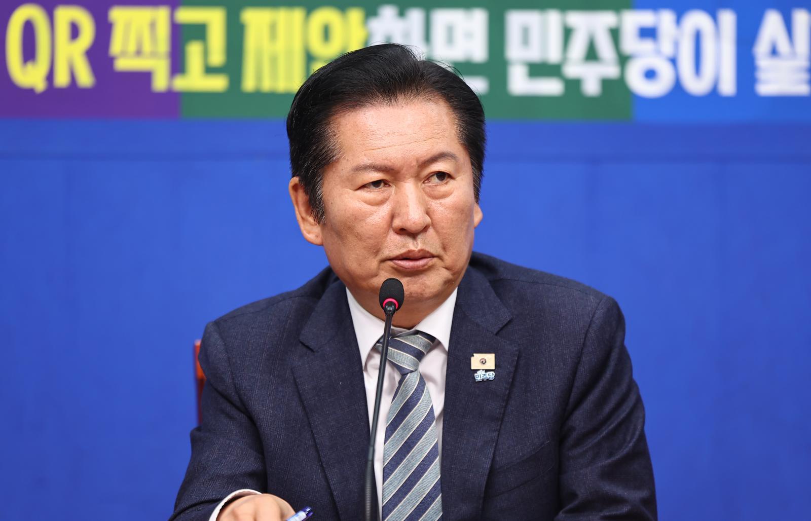 정청래 “김용, 머지않아 더 크게 쓰일 것…미안하고 감사”