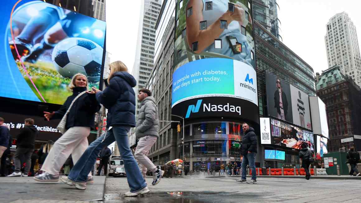 Tech rally powers US stocks to best month since 2020