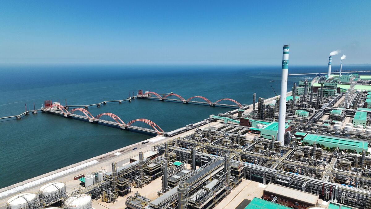 US Sanctions Giant Chinese Refiner Hengli Over Iran Links