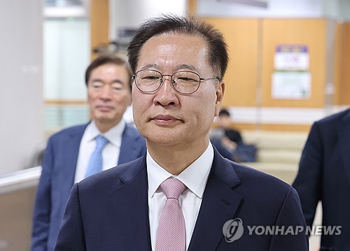 20-yr prison term sought for ex-justice minister in martial law case