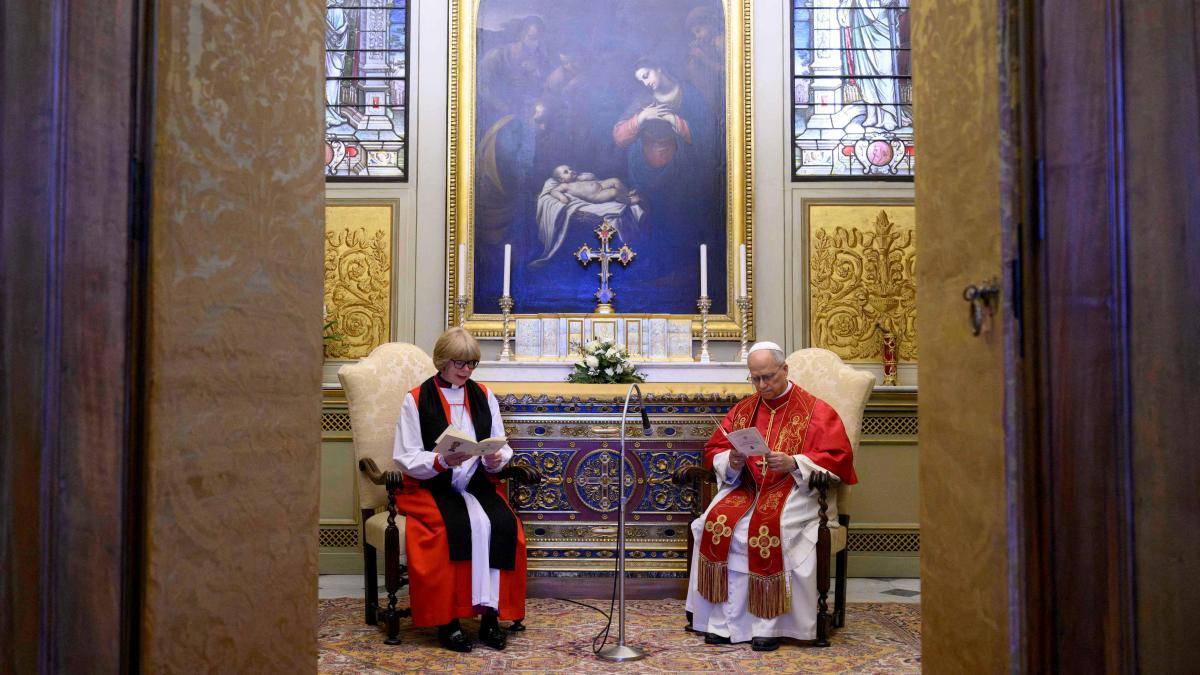 Rezo conjunto por la paz del Papa y la Arzobispa de Canterbury en El Vaticano