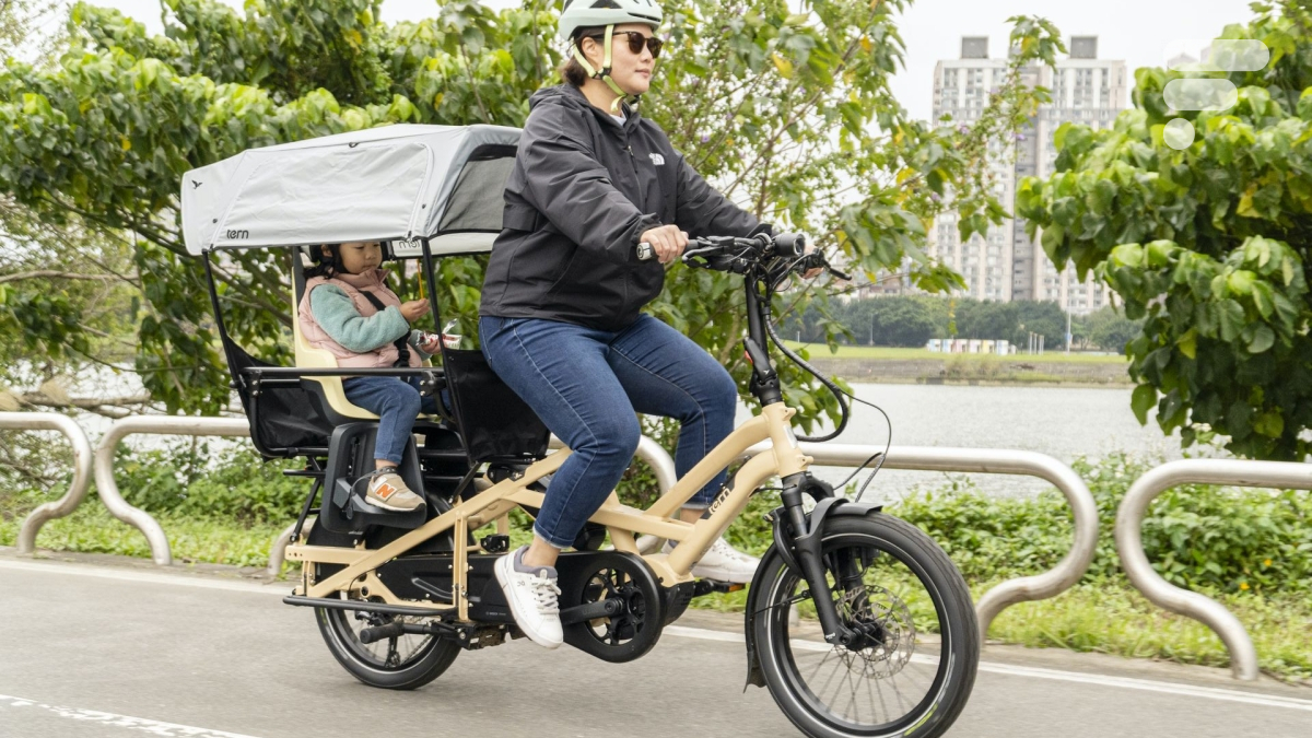 Le vélo cargo électrique vous ferait économiser plus de 15 000 euros par rapport à la voiture, sur 3 ans