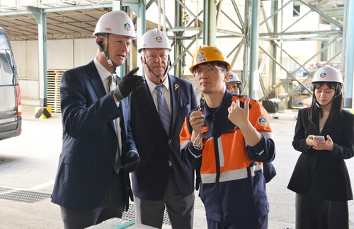 Tennessee official visits Korea Zinc facility for U.S. project cooperation