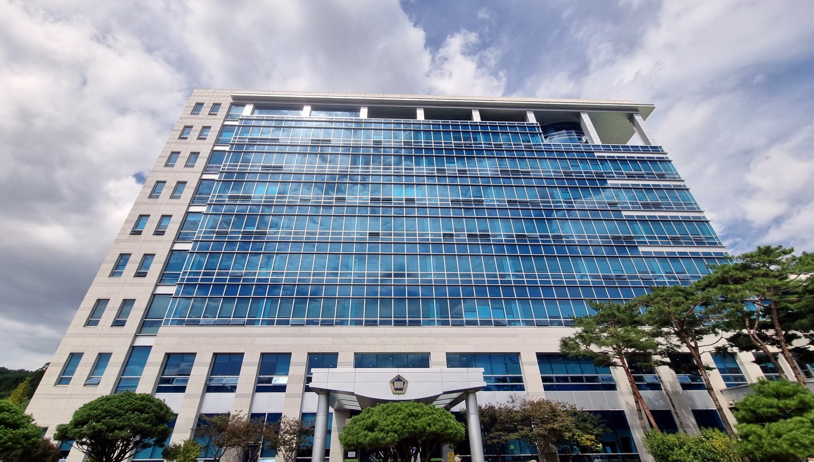 15m 앞 사람 있는데 샷 방치해 한쪽 눈 실명…30대 캐디 벌금 400만원