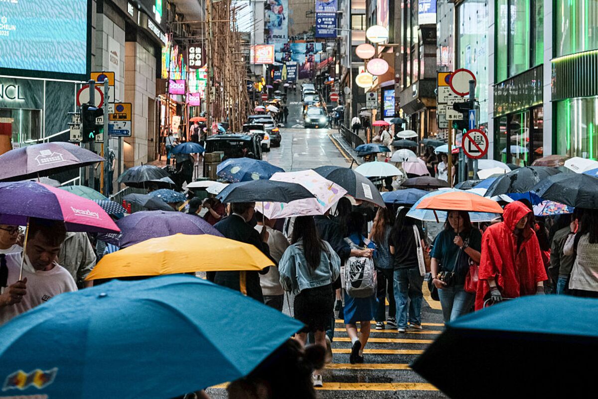 China Warns of Heavy Rain, Flood Risks Ahead of May Day Holiday