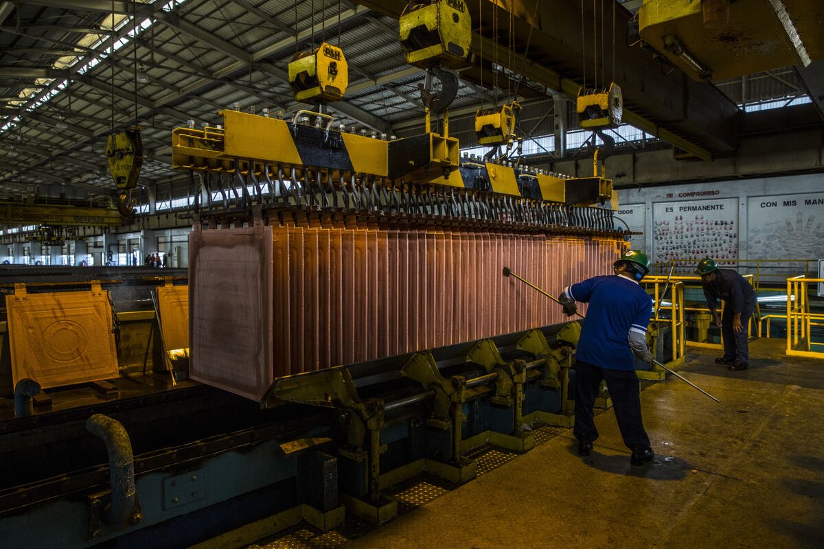 Copper Costs Turn Negative for Southern, Vale as Gold and Silver Byproducts Soar