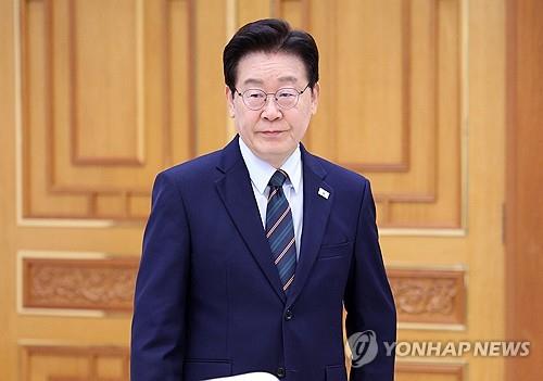 Lee vows to prevent industrial deaths with all available means