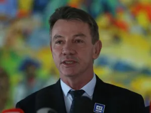 TSE julga cassação do governador de Roraima e evita repetir embate com STF