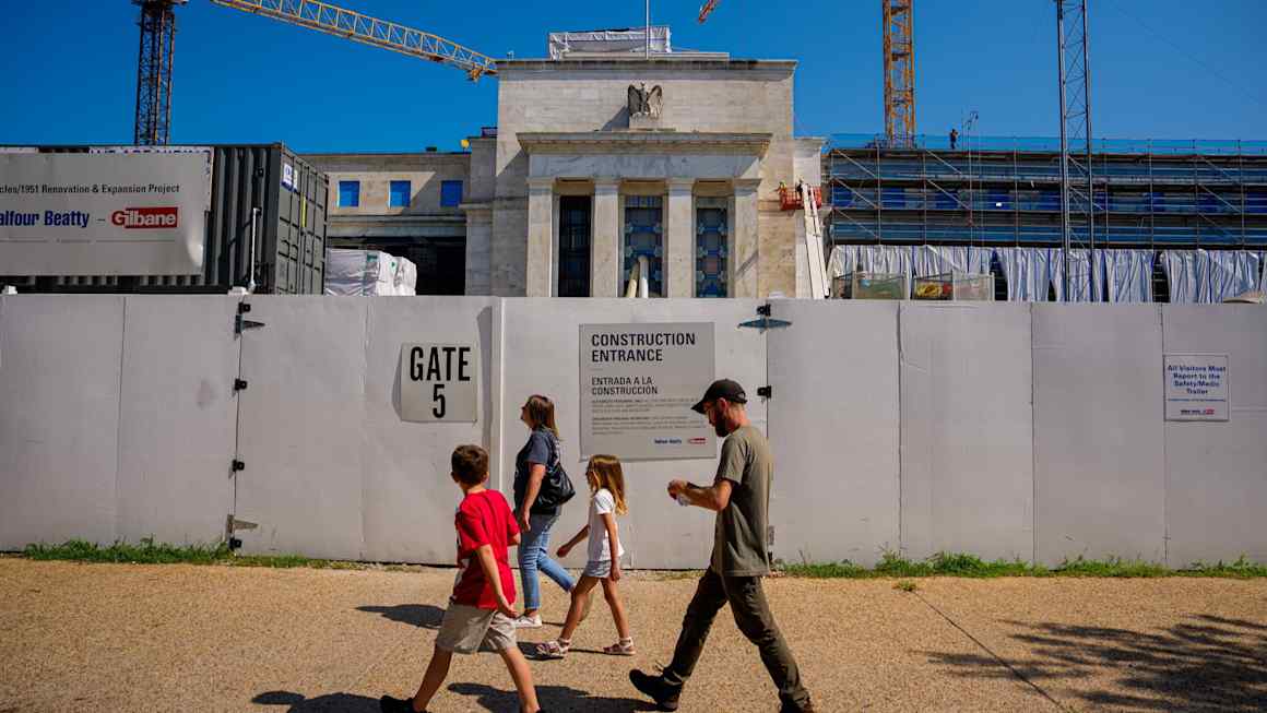 Top central banks gamble they have time on inflation risks