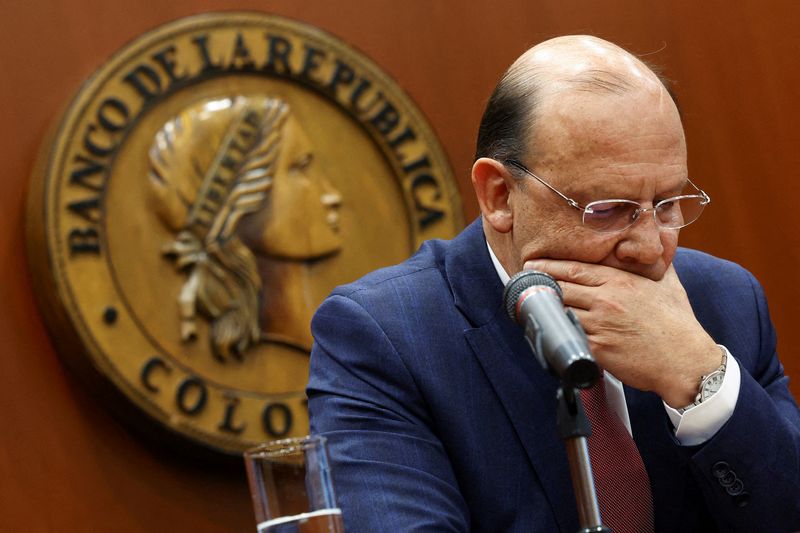 Colombia bank board looks set to raise rate, minister’s attendance in question