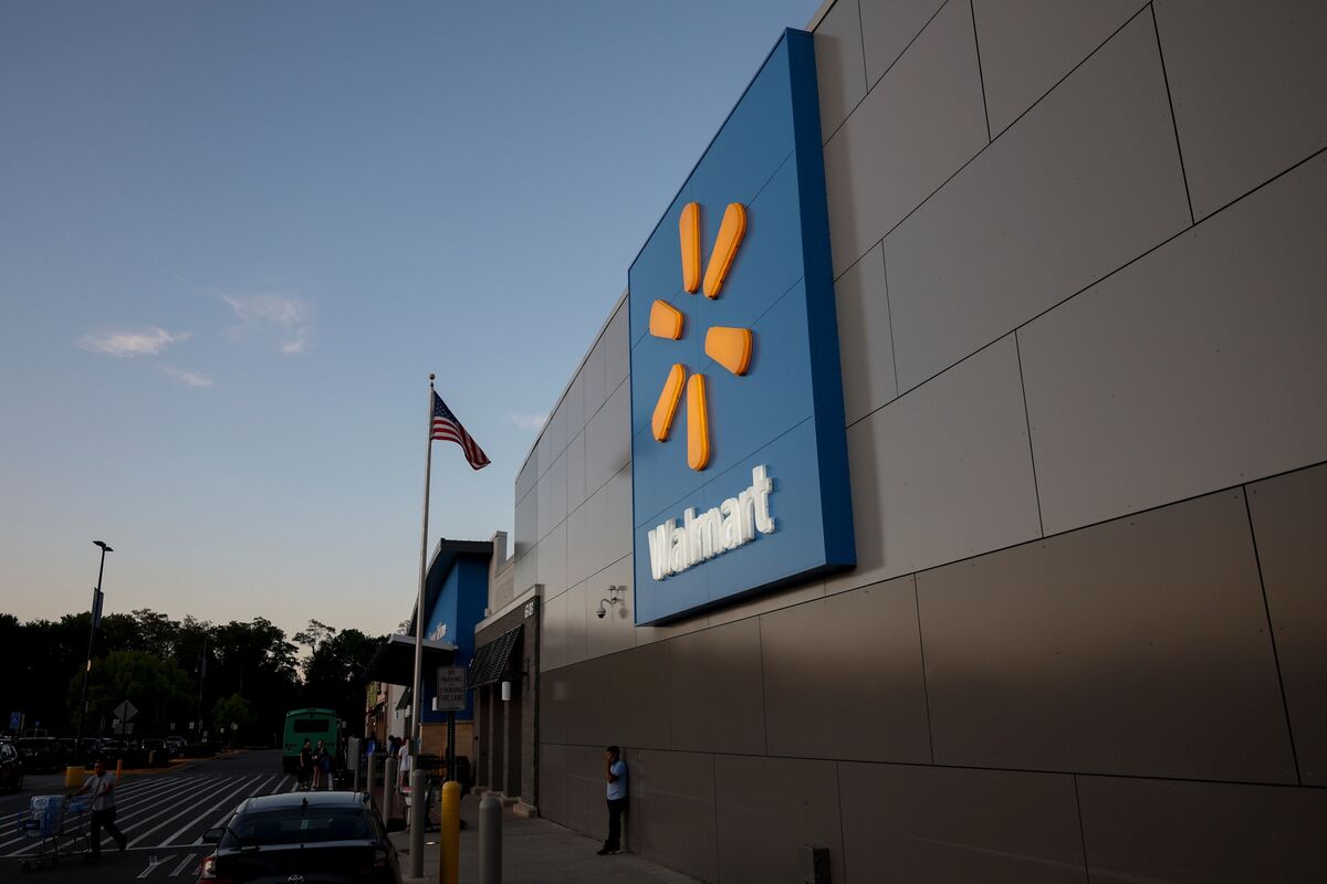Walmart Plans to Sell Investment-Grade Bonds on Monday