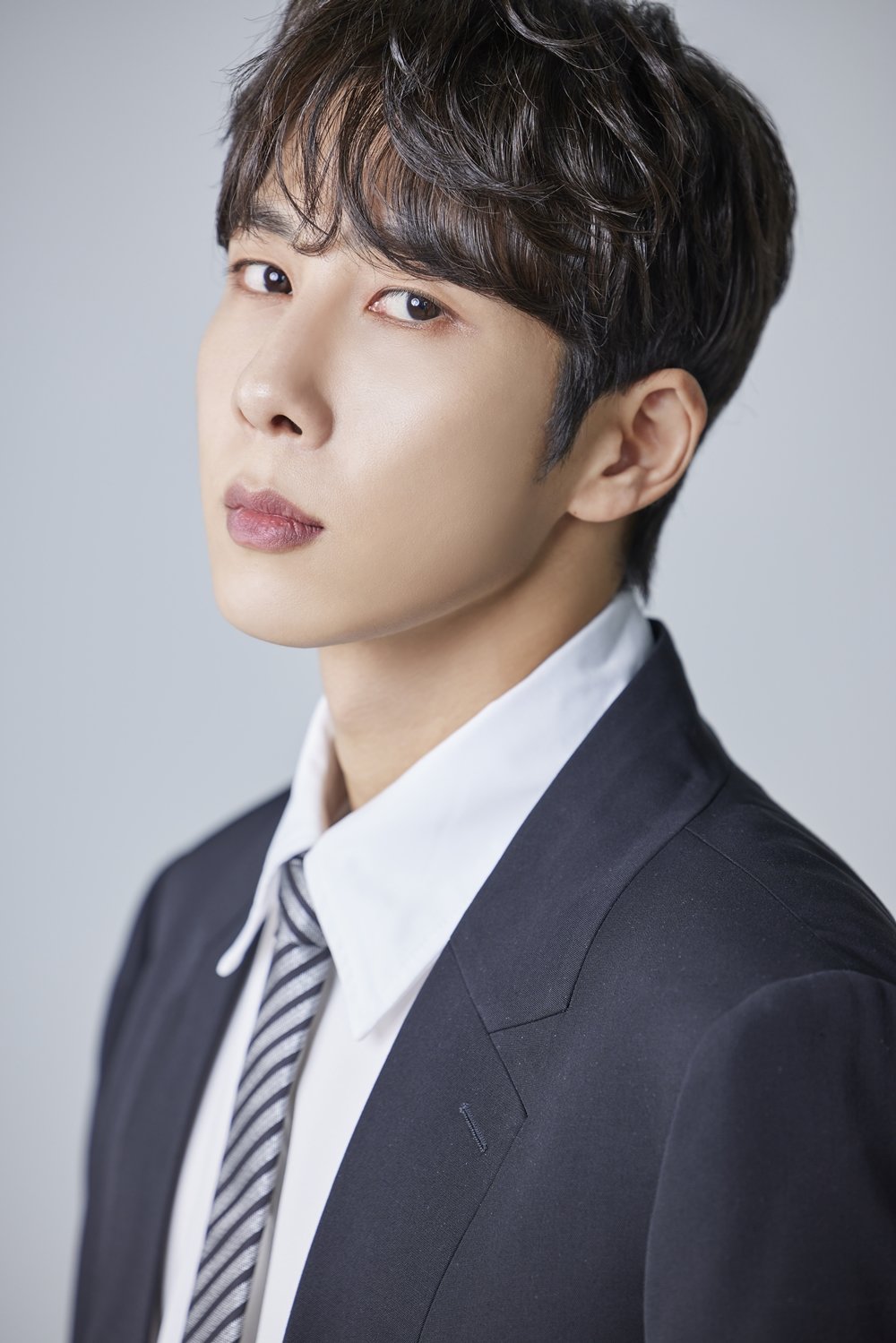 지영일 “데뷔 도전만 13번, 끈기 하나로 버텨…팬 3배 늘었다” [인터뷰]