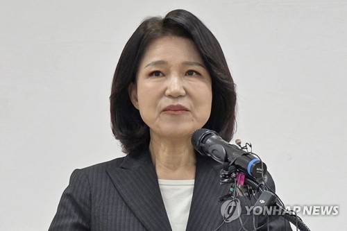 (LEAD) Lee Jin-sook says will not run for Daegu mayor