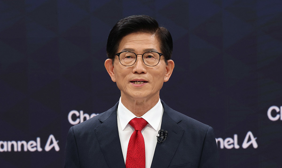 국힘 후보들, 장동혁 대신 김문수를 ‘얼굴’로